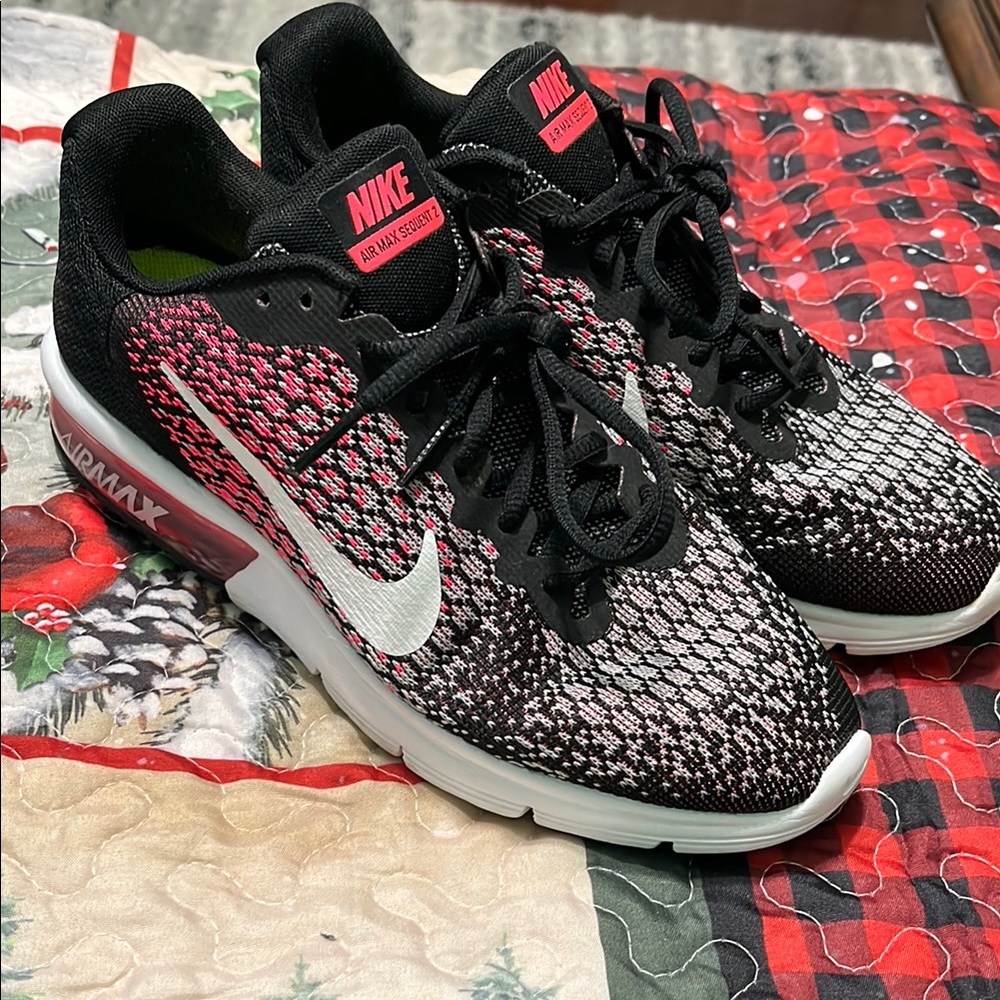 Nike Air Max Black and Pink Sneakers